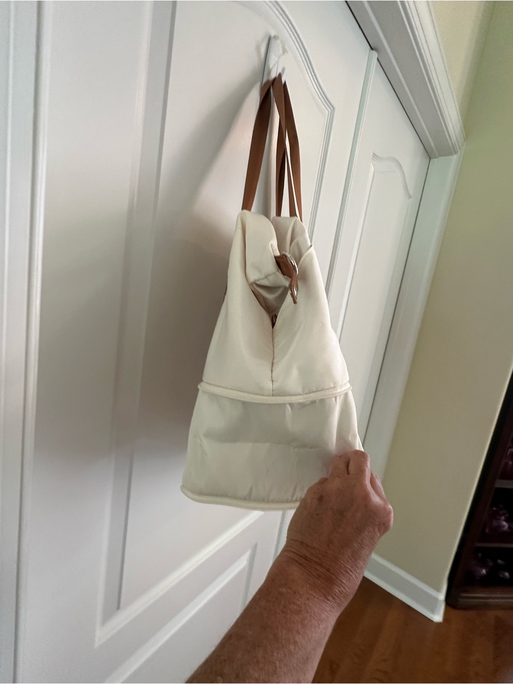 Coolife Expandable Weekender Bag  Cream with Bronze Straps - Picture 6 of 10